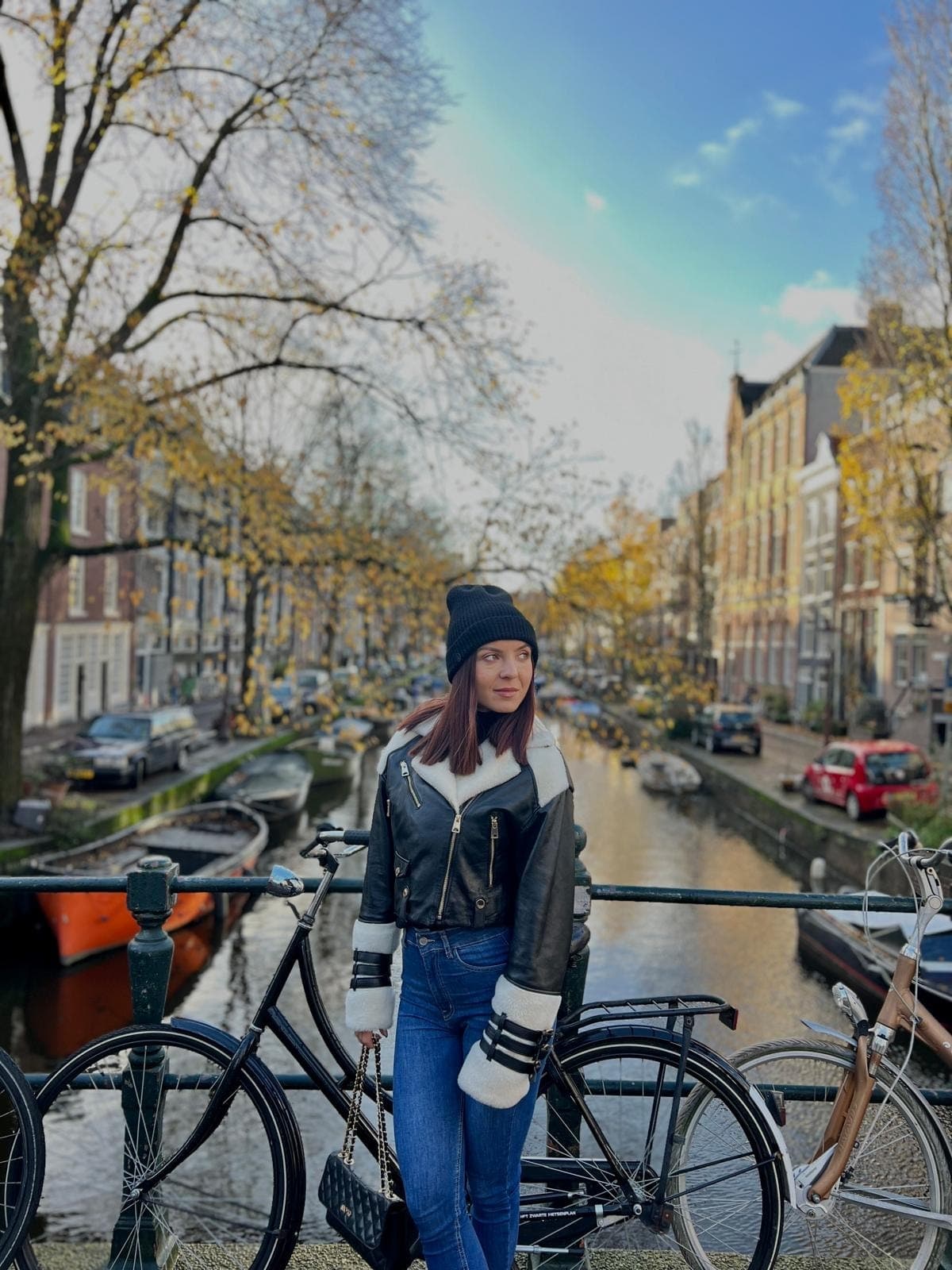 Danica na putovanju — kanal u Amsterdamu